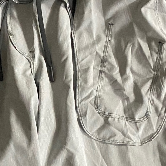 Lululemon The Short 11” Linerless NWT - Picture 4 of 5